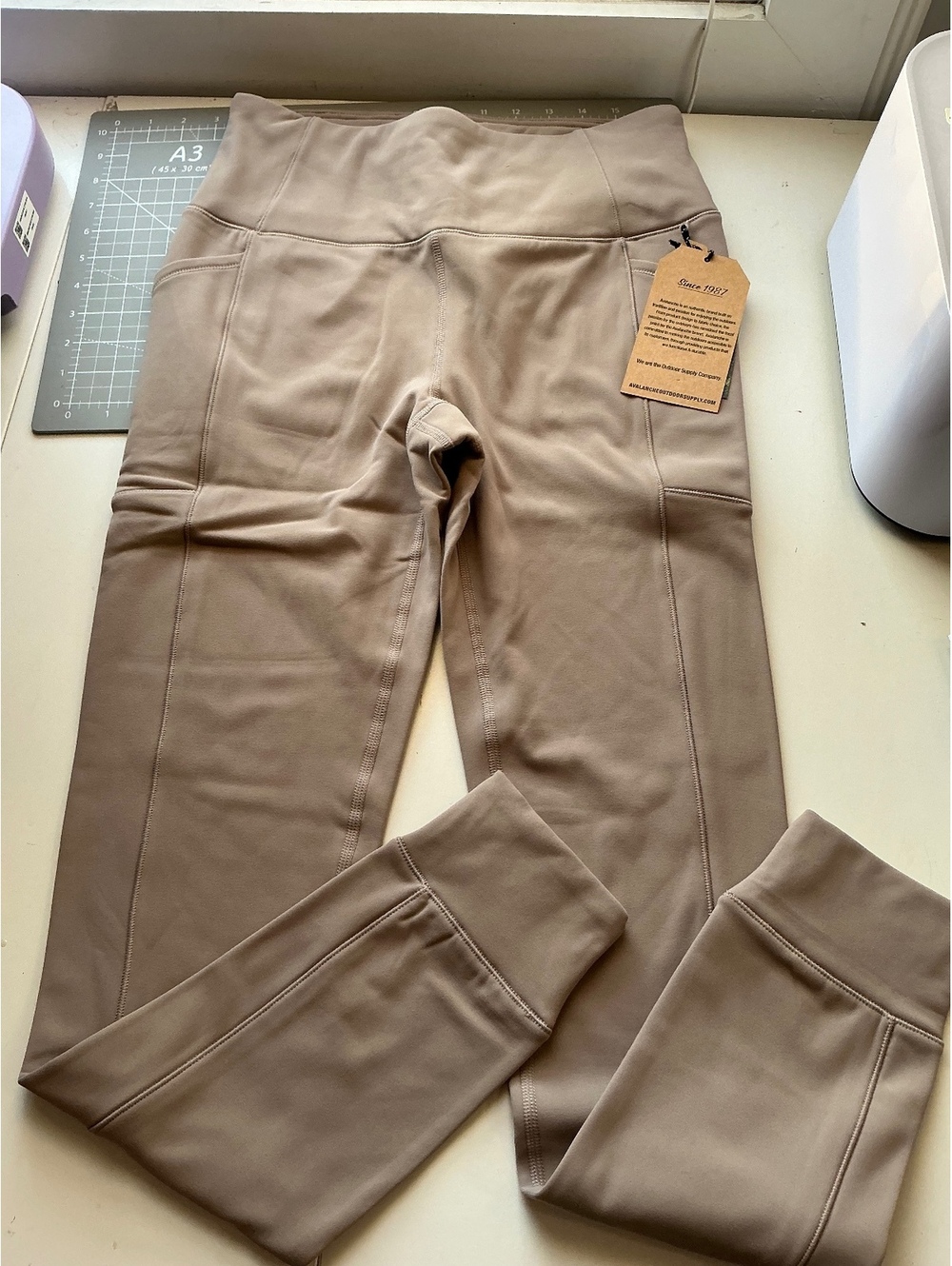 Women's Medium Beige Fleece-Lined Stretch Leggings
